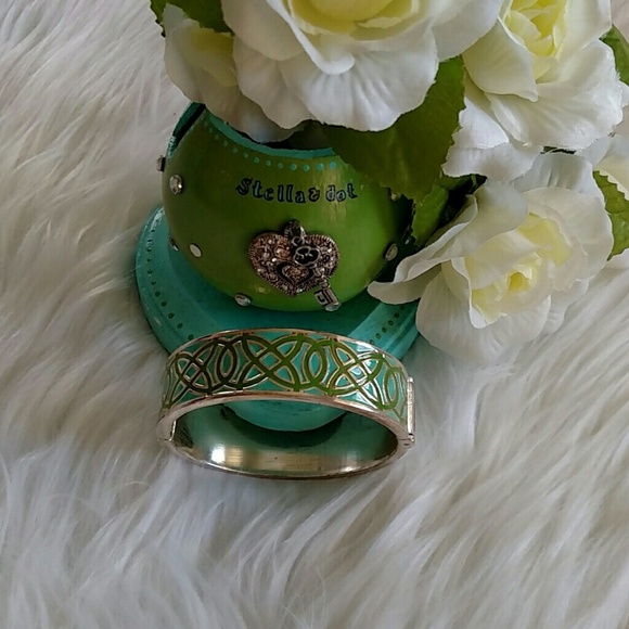 Stella and Dot Eleanor Silvertone Chunky Enamel Blue Green Cuff Bangle Bracelet - Picture 1 of 5